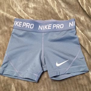 Child’s Nike pro dri-fit athletic shorts